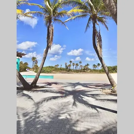 Serenity At Seascape: Steps To The Beach & Shops Palm Beach Shores Exterior photo