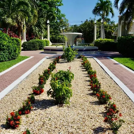 Serenity At Seascape: Steps To The Beach & Shops Palm Beach Shores Exterior photo