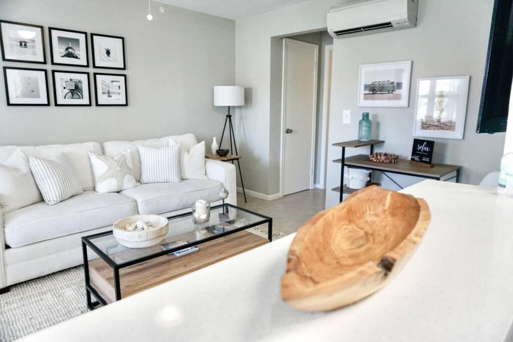 Apartment Serenity At Seascape: Steps To The & Shops